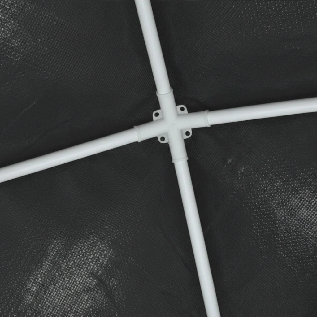 Détail du connecteur de structure central pour tente de réception et armature en acier.