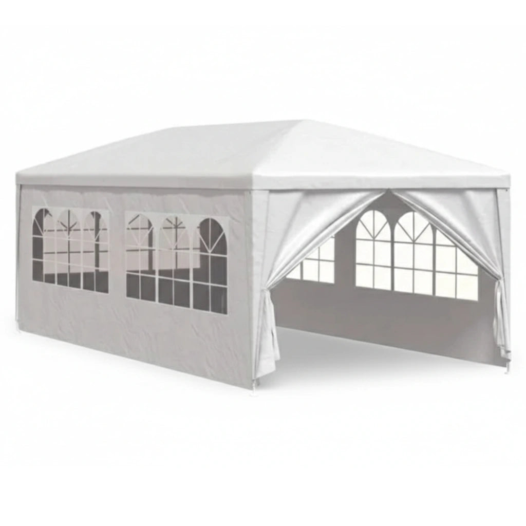 Tente de réception blanche 3x6 m en polyéthylène (PE) avec entrée ouverte et parois latérales équipées de fenêtres.